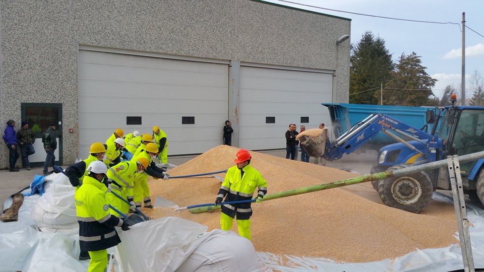 Consegnata donazione di cereali agli allevatori marchigiani