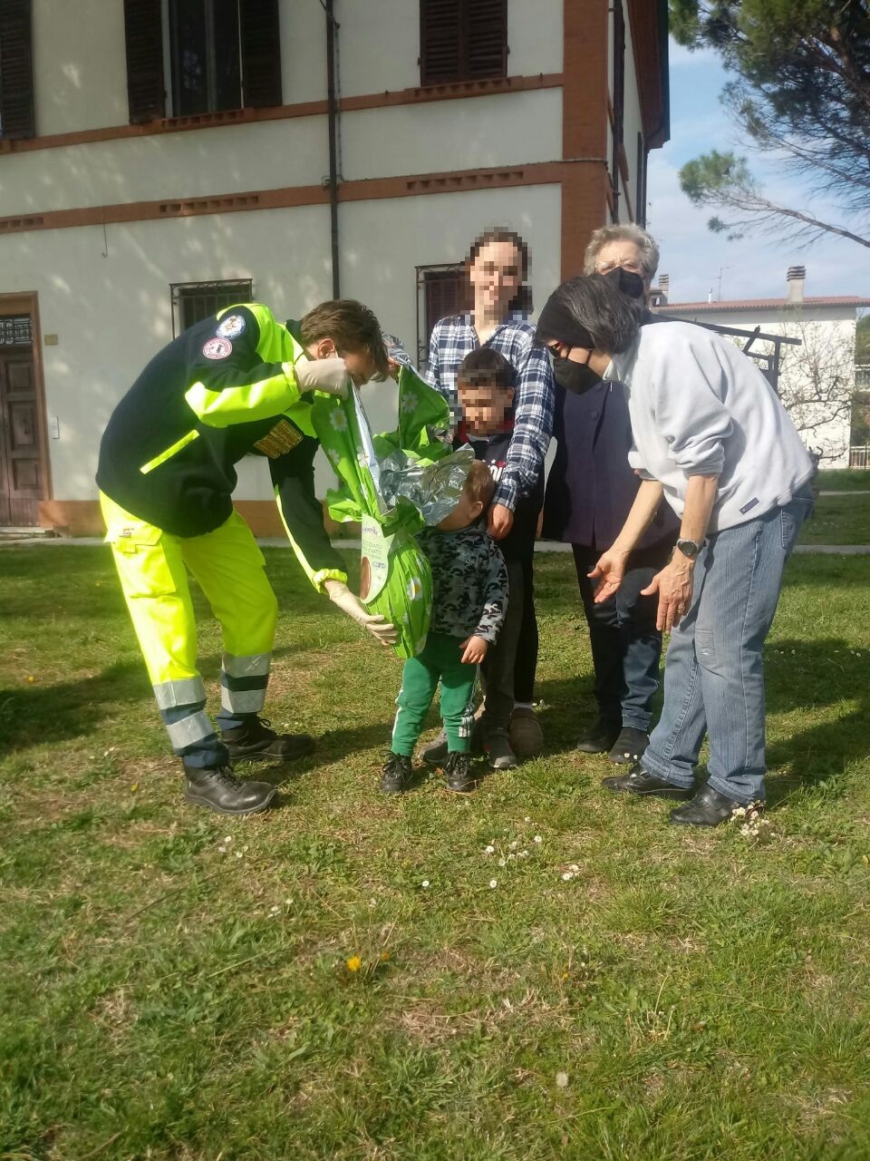 Donazione uova a bambini ucraini