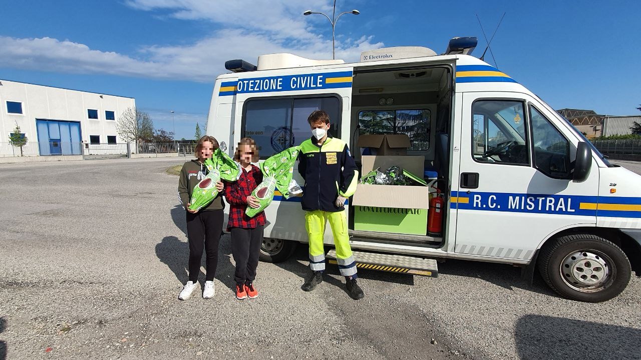 Donazione uova a bambini ucraini